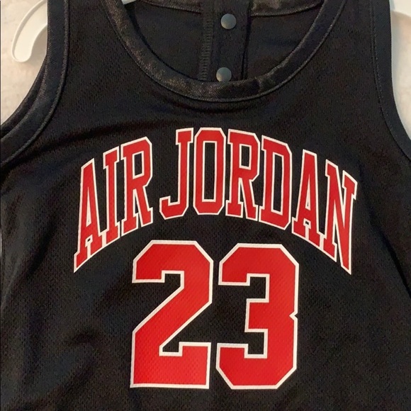 ⭐️HP⭐️ [ Air Jordan ] Black & Red Onesie 23 NWT - Picture 3 of 7